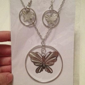 Cute butterfly necklace & earrings set!!
