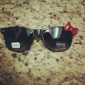Hello kitty sunglasses