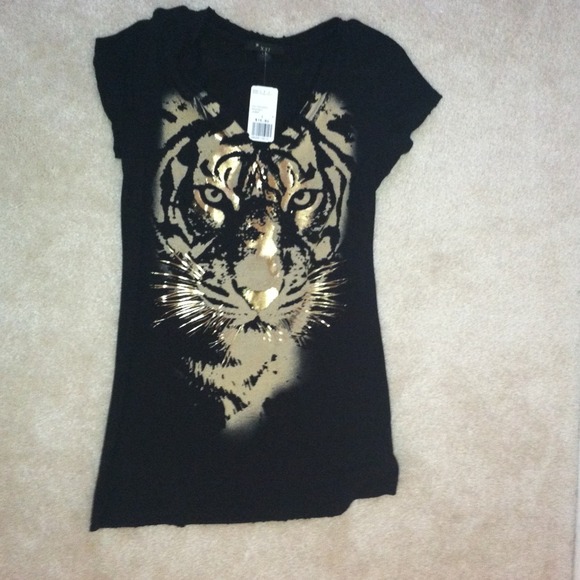 Reserved Black T shirt & Earrings