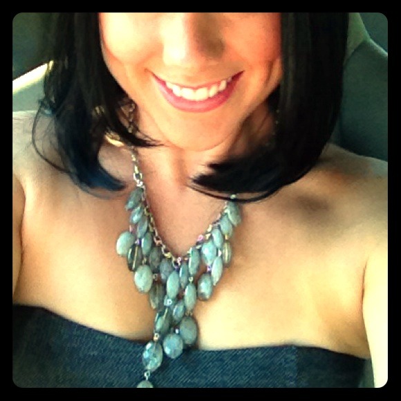 Descending grey necklace