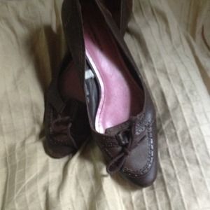 Brown flat shoe perfect for work