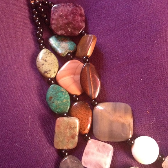 Multi-stone necklace. - Picture 2 of 4