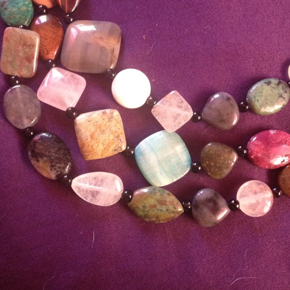 Multi-stone necklace. - Picture 3 of 4