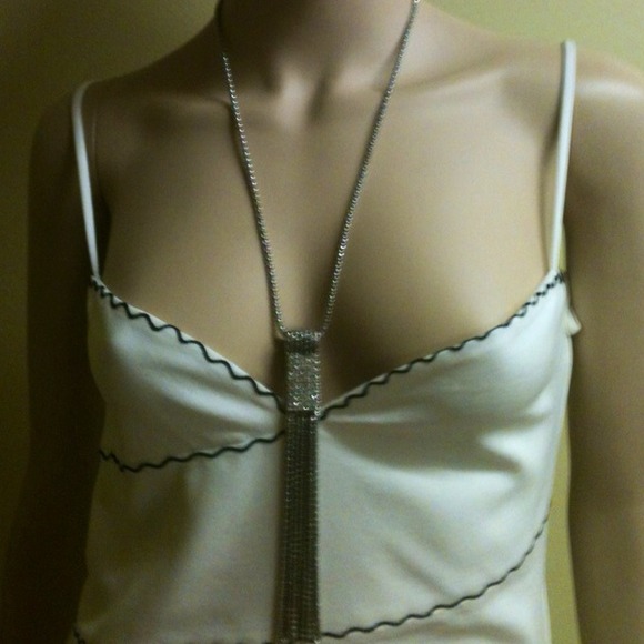 VINTAGE!!GORGEOUS SILVER TONE NECKLACE W/ CRYSTALS - Picture 4 of 4