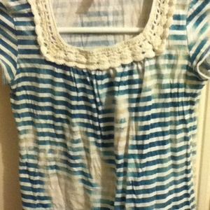 Green and white faded striped