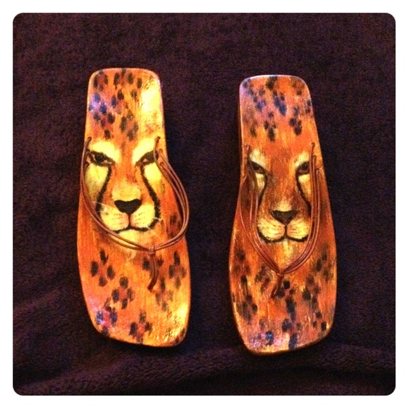 ❌💵SOLD💵❌Wood cheetah flip flops