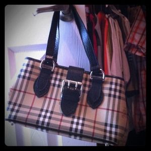 *trade w/ mskulitco* Authentic Burberry purse