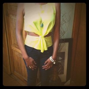 Gorgeous yellow top!! NWT!!!