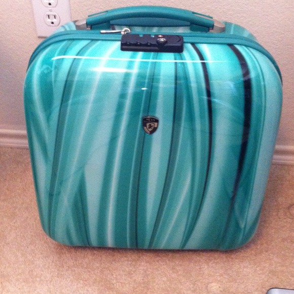 Reserved for @danimack laptop case on sturdy rolle