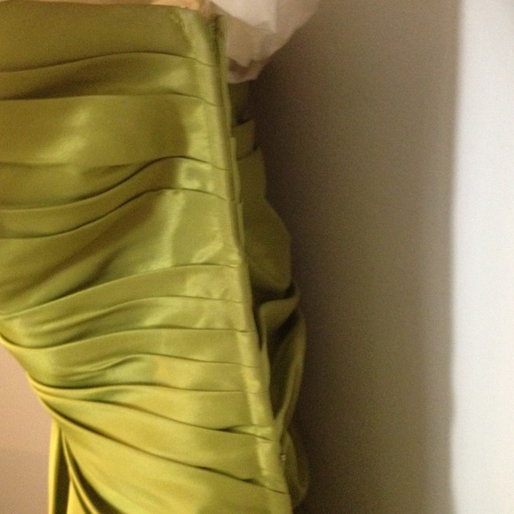 Green prom dress - Picture 2 of 4