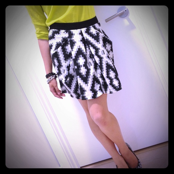 Reserved! Zara tribal print skirt