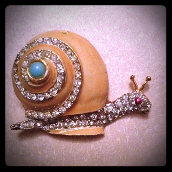 Jewelry - @bregayle only - Vintage Enamel Snail Pin