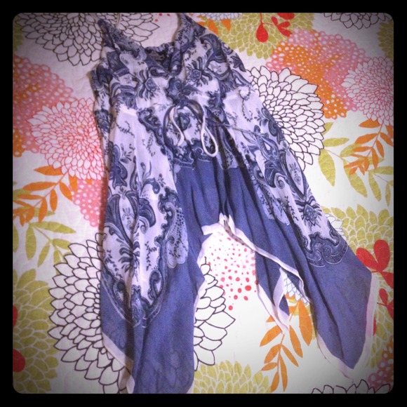 Perfect blue and white summer top!