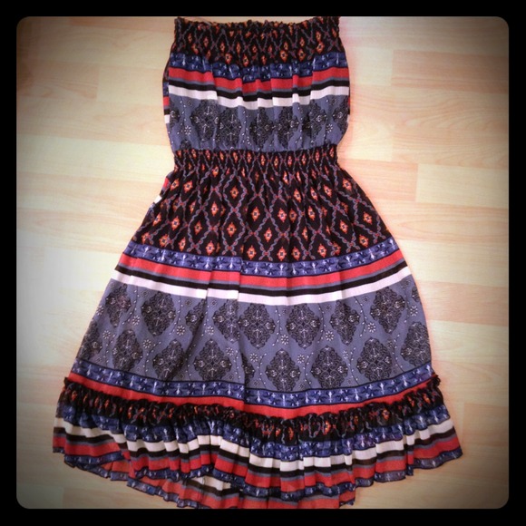 📍SOLD IN BUNDLE📍Tribal print strapless dress