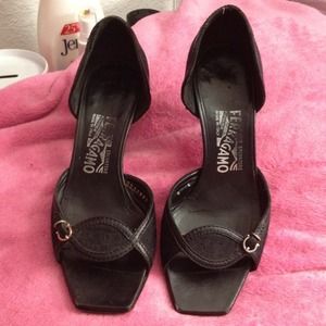 🎀REDUCED PRICE🎀 Authentic Ferragamo Sandals
