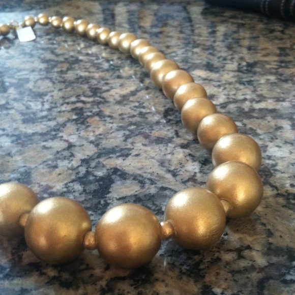 Gold beaded necklace - Picture 2 of 2