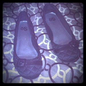 Cute black flats