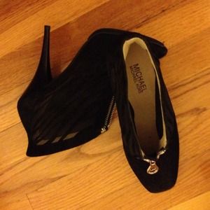 Reserved!! Michael kors booties @glitterandrocks