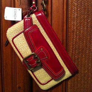 NWT✨Coach LIMITED EDITION Legacy Wristlet NWT✨Coach LIMITED EDITION Legacy Wristlet