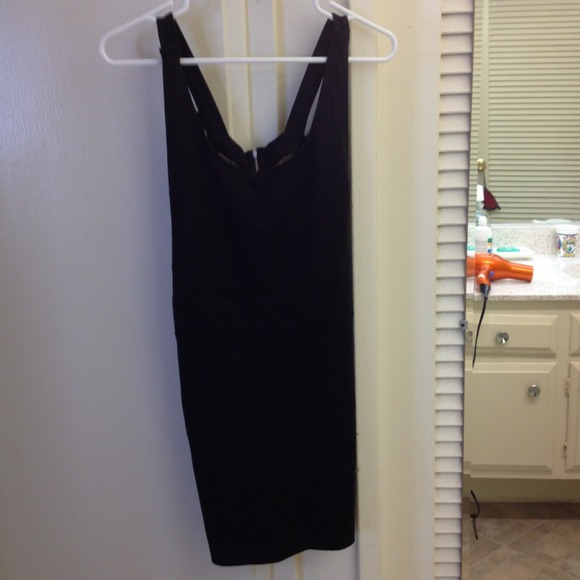 Black bodycon dress