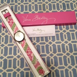 Vera watch,bath set, & pink pursehook bundle resv