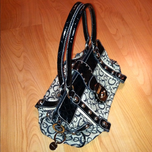Guess handbag in Black/Gray - Picture 2 of 4