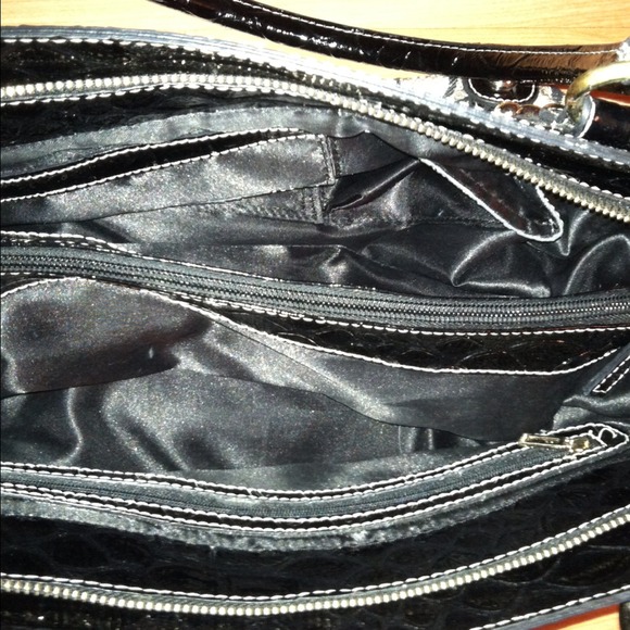 Guess handbag in Black/Gray - Picture 4 of 4
