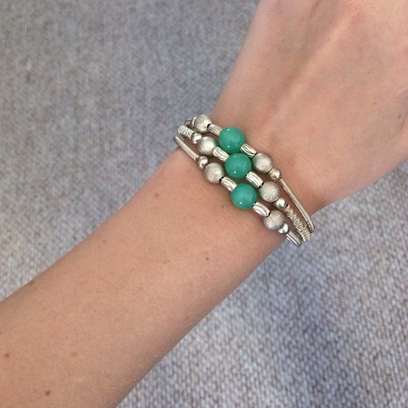 Adjustable 3 coil bracelet - Picture 4 of 4