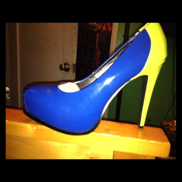 Vera Wang shoes