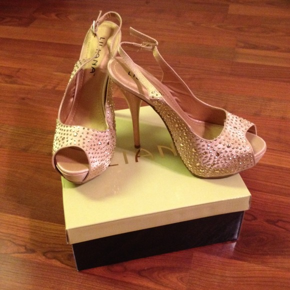 Liliana Shoes - NEW Gold Studded Slingback Pumps 8