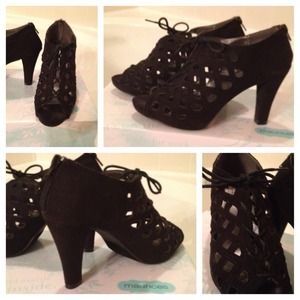 Reserved🎈🎈 @ochoalea black Lacey shoes