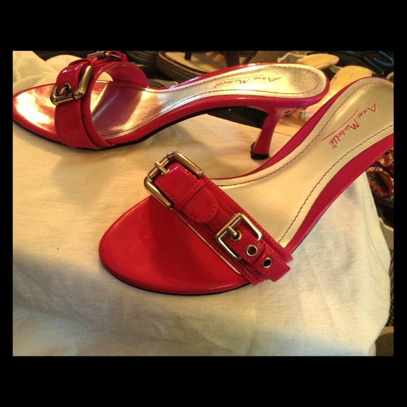 Anne Michelle, Hot Pink high-heeled shoes, size 7
