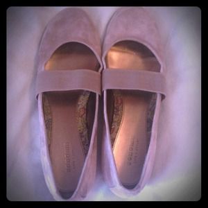Tan flats adorable