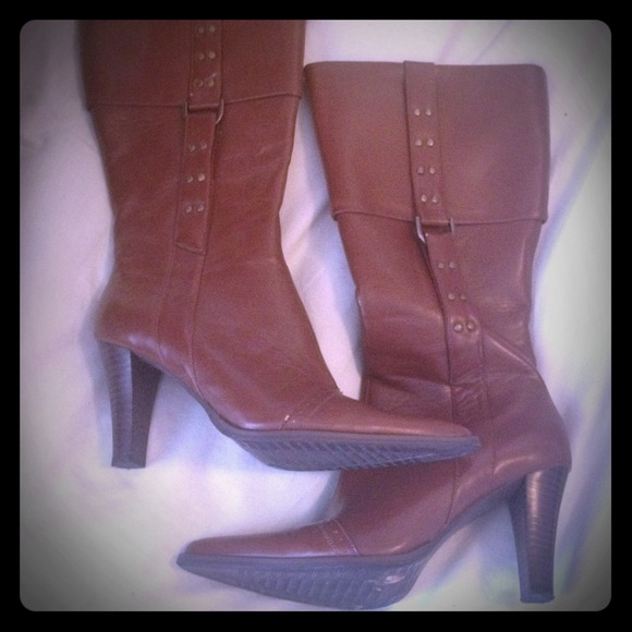 Brown fall boots :)
