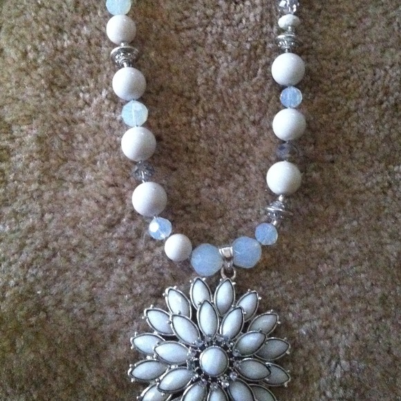Bead necklace