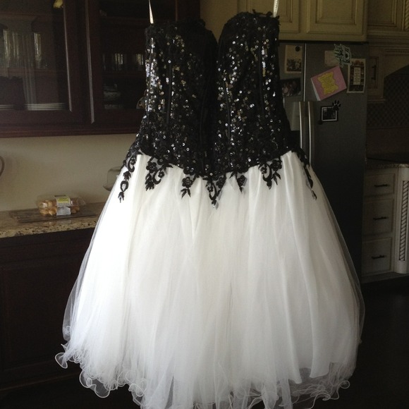 Black and white prom dress