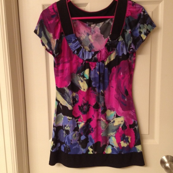 ⚡Maurices floral shirt⚡ necklace and three jeans!
