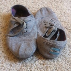 Toms