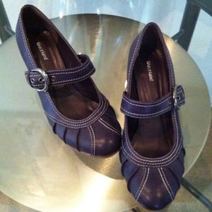 Purple block heel shoe, like new