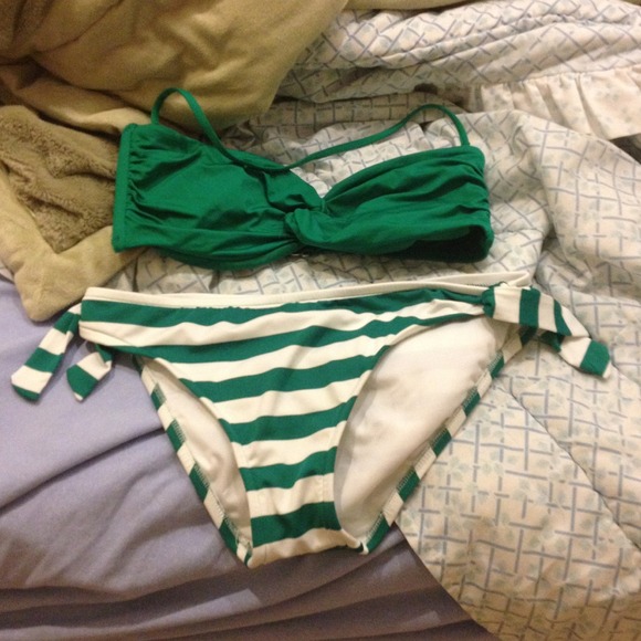 Really cute bikini top!