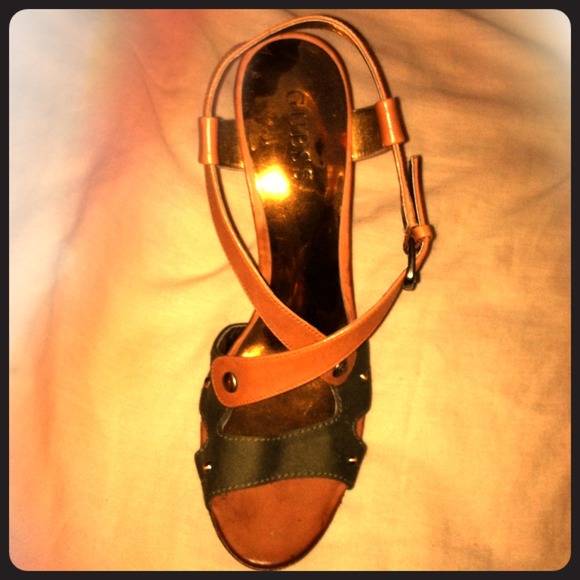 🌟✨Reduced✨🌟Guess leather &cloth high heel Sandal