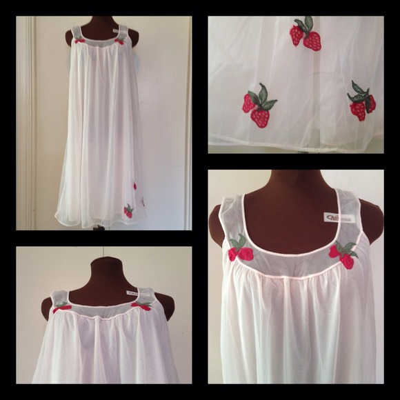 SOLD !!!!STRAWBERRIES ! 1950's vintage chiffon