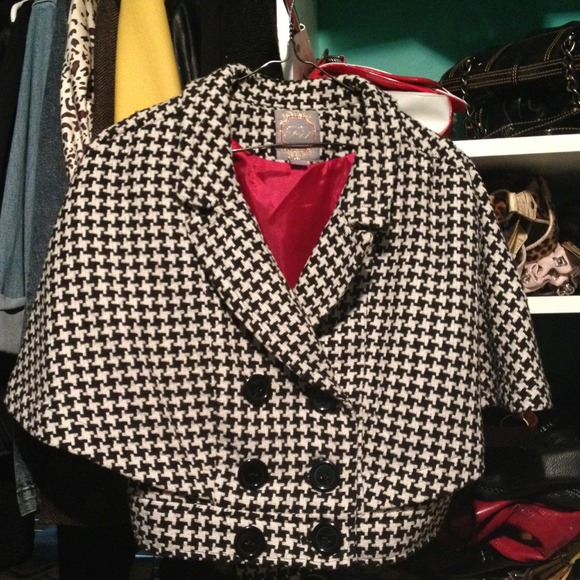 Short Crop houndstooth poncho style jacket