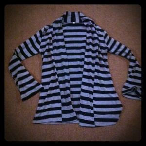 Black and grey over lay shirt