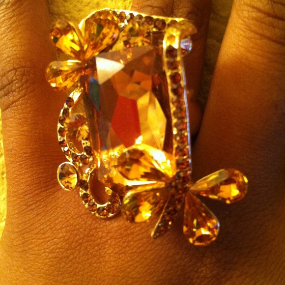 Ring - Picture 2 of 4