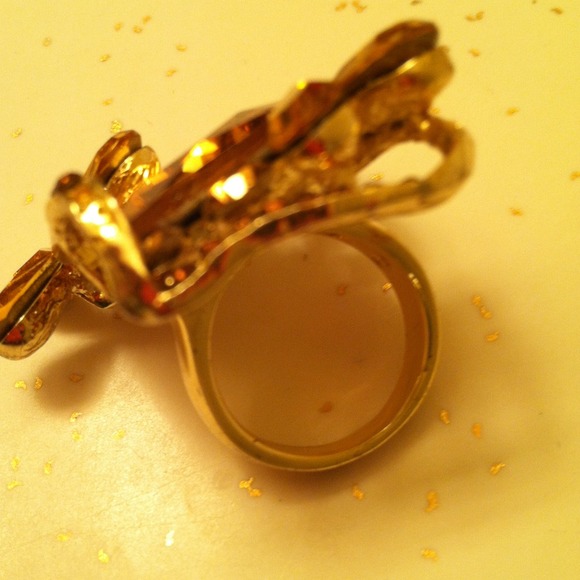 Ring - Picture 4 of 4