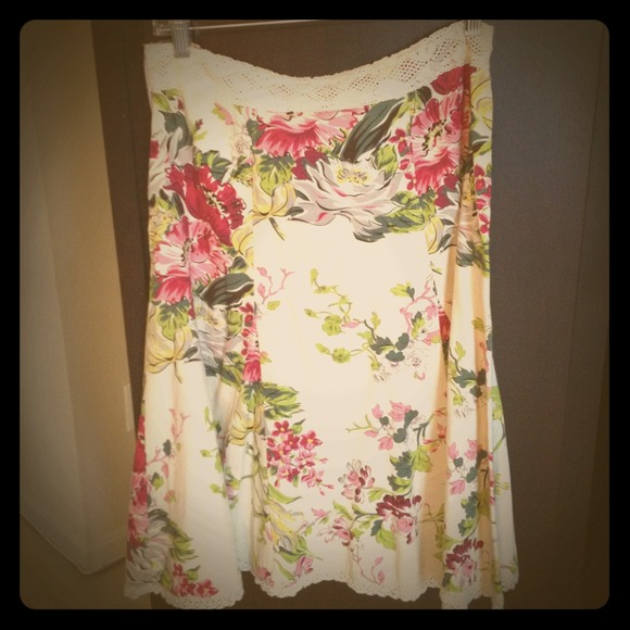 CAbi Floral Skirt!
