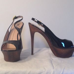 NWT Giuseppe  Zanotti "Maia" Patent peep toe pump