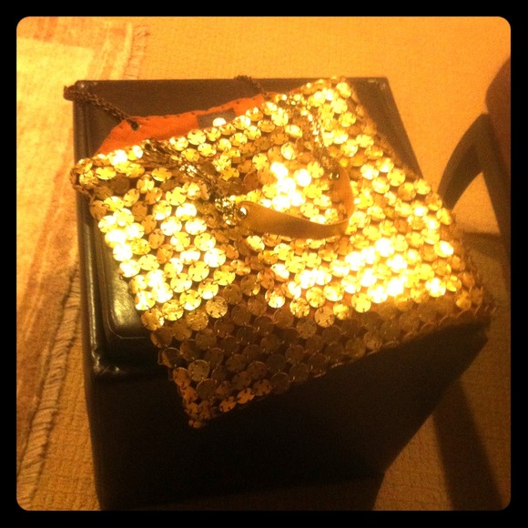 Seventies look gold leather purse
