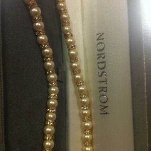 Nordstrom choker pearl necklace with rhinestones